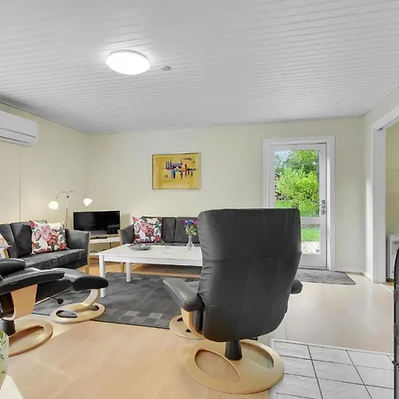 Awesome In With Kitchen Holiday home