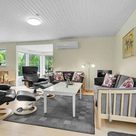 Awesome In With Kitchen Holiday home