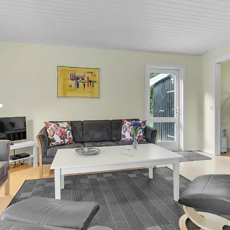 Awesome In With Kitchen Holiday home *