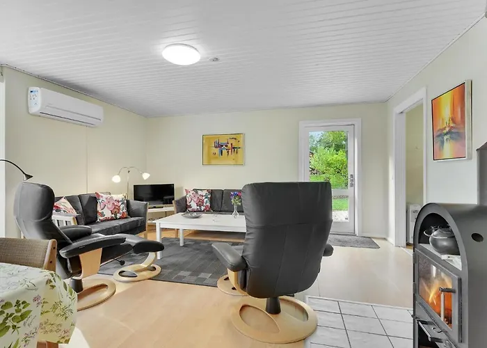 Awesome In With Kitchen Holiday home